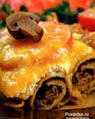 Блины с грибами, запеченные c творогом и сыром