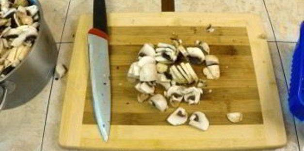 блины с грибной начинкой и яйцами