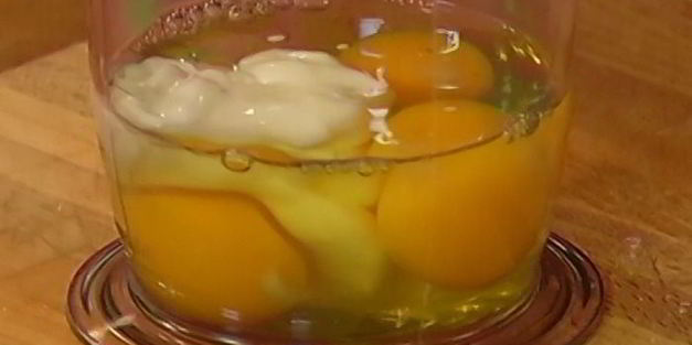 блины с клубникой