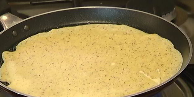 блины с клубникой