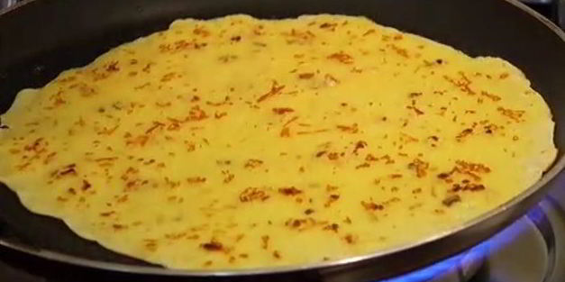 блины с луком и сыром