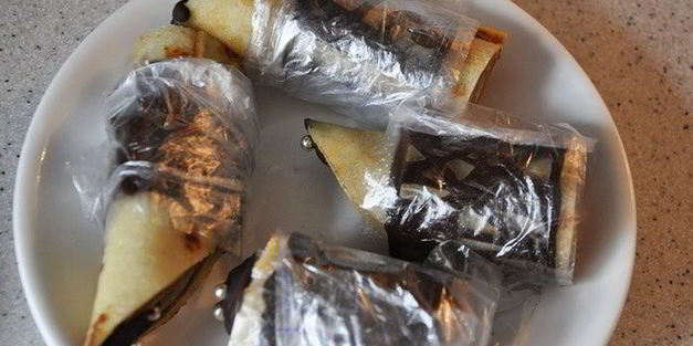 блины с молочной начинкой в шоколадных кольцах