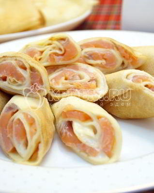 Блины с семгой и сыром