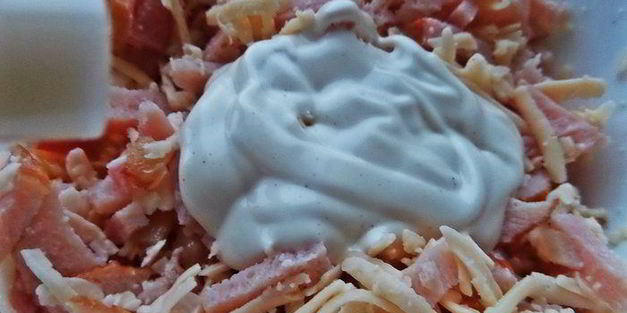 блины с ветчиной, запеченные под сыром