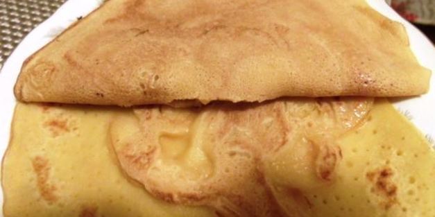 блины с яблоками