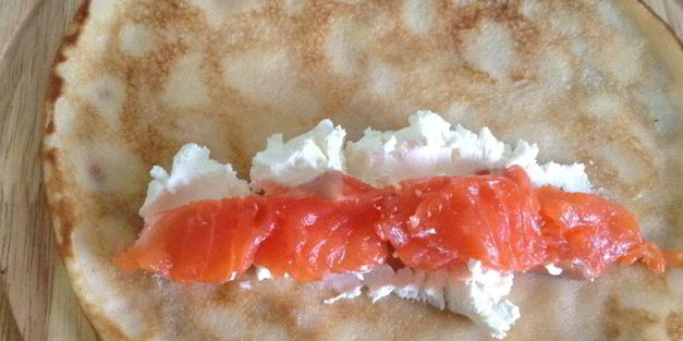 блины со сливочным сыром и семгой