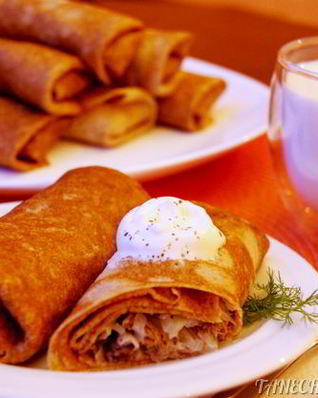 Блины цельнозерновые с капустно-мясной начинкой