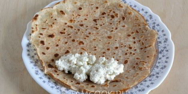 диетические блинчики с творожно-банановой начинкой