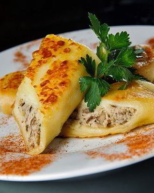 Домашние блинчики с грибами и курицей