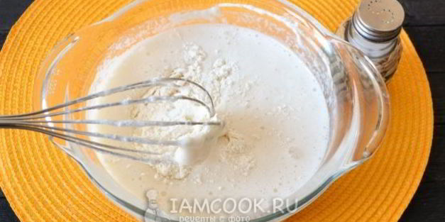 постные блинчики с начинкой из яблок с изюмом