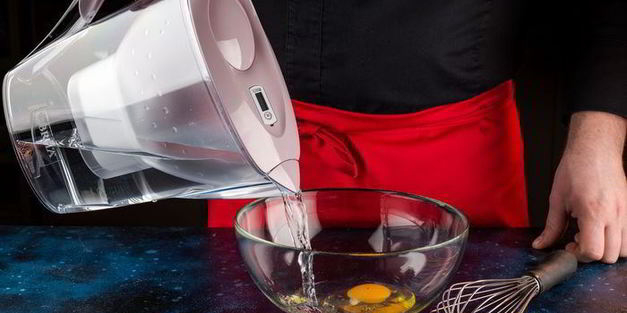 простые блинчики на воде с малиной