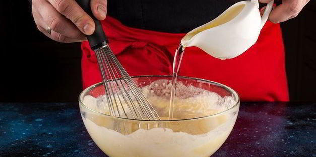 простые блинчики на воде с малиной