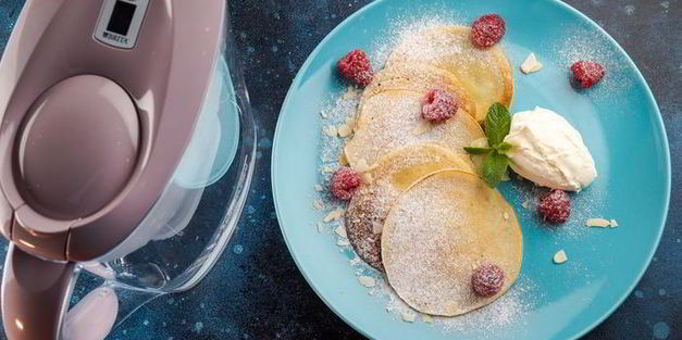 простые блинчики на воде с малиной