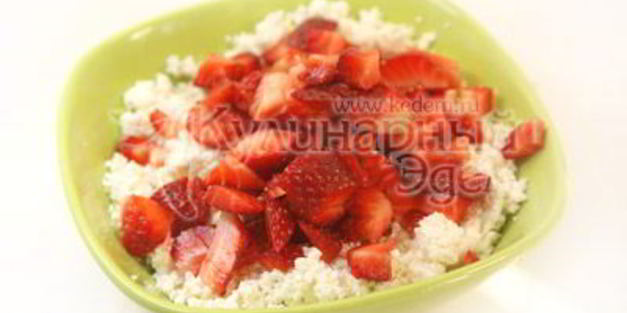 шоколадные блины с творогом и клубникой