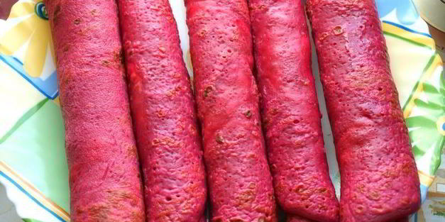 свекольные блинчики с сельдью и сливочным сыром