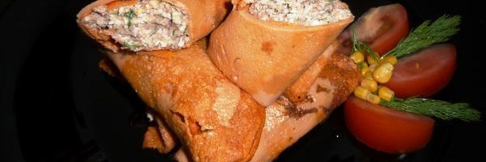 Томатные блины с начинкой из тунца