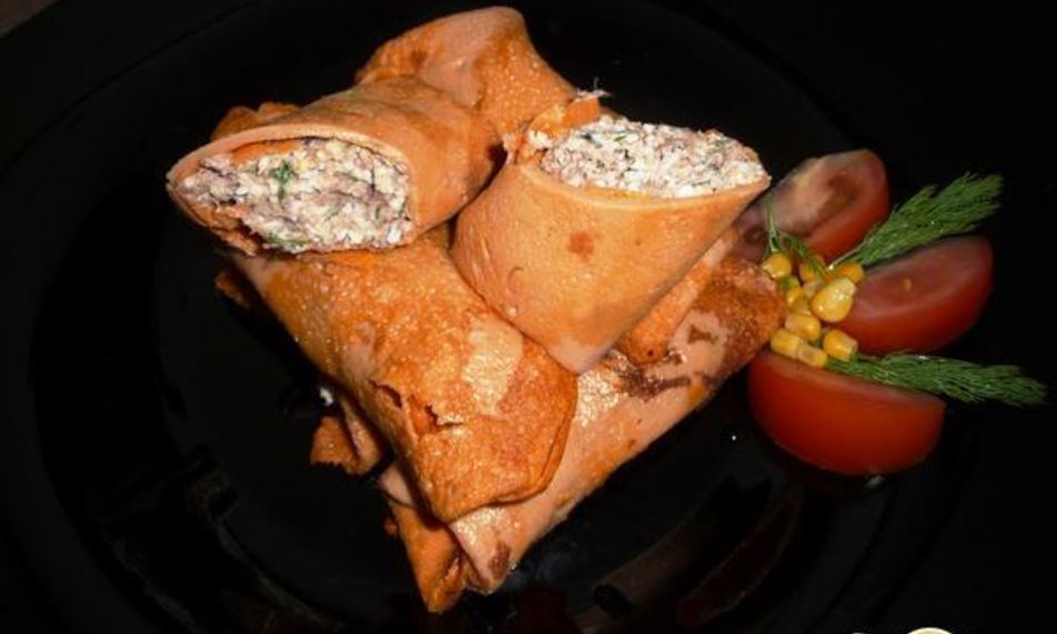 Рецепт томатные блины с начинкой из тунца