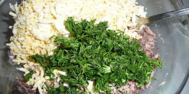 томатные блины с начинкой из тунца