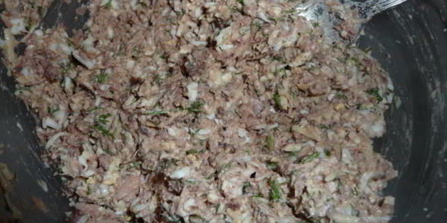 томатные блины с начинкой из тунца