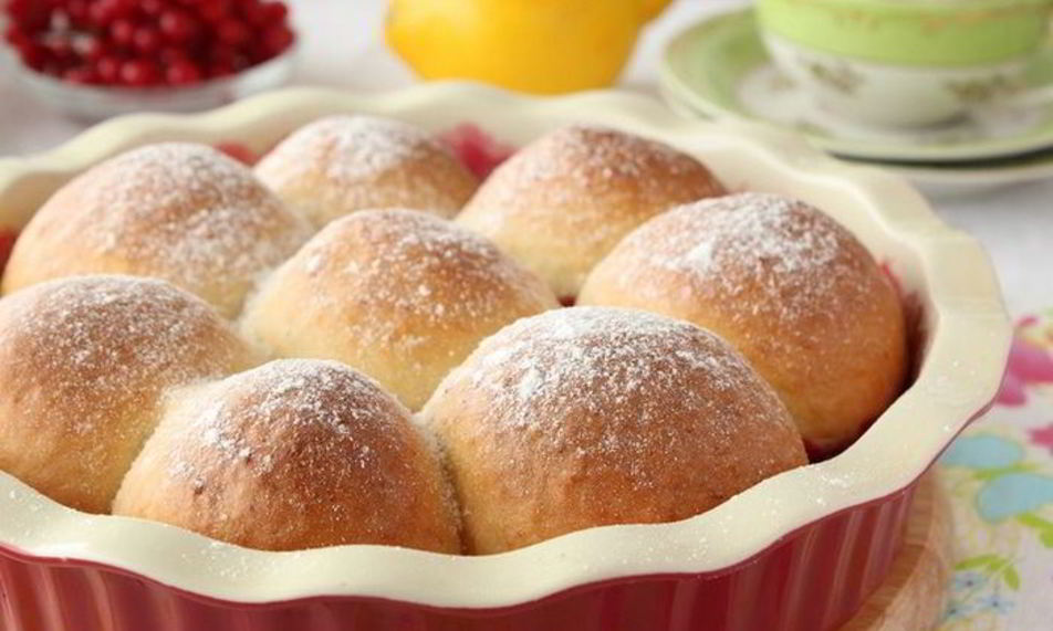 Рецепт бухтельн — воздушные булочки с горячим ягодным конфитюром