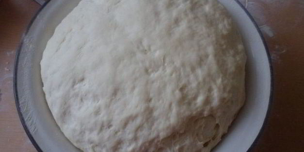 булочки аппетитные с сыром и ветчиной