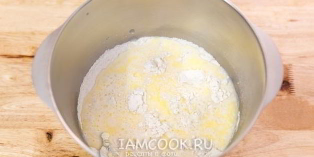 булочки-плетенки с корицей