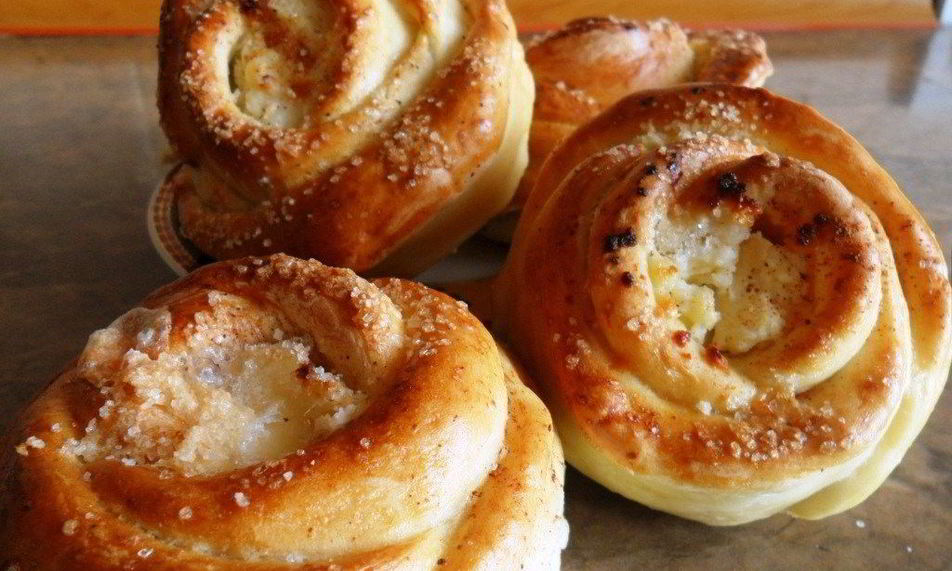 Рецепт булочки-розочки с творогом