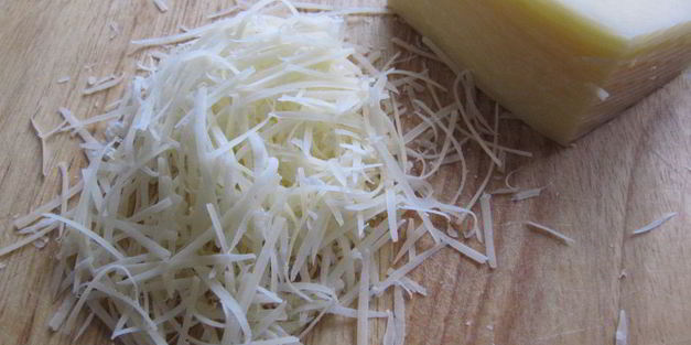 булочки с беконом и яйцом