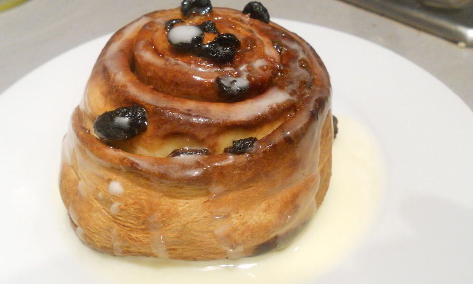 Рецепт булочки с корицей и изюмом