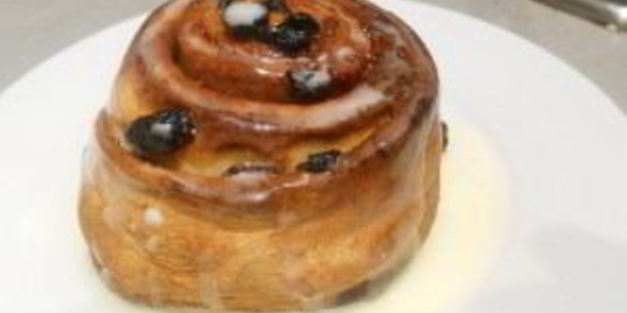 булочки с корицей и изюмом