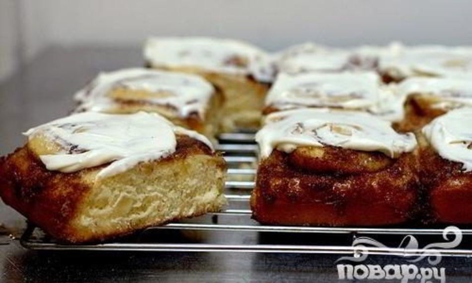 Рецепт булочки с корицей и сливочной глазурью