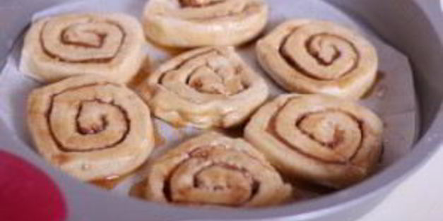 булочки с корицей из готового дрожжевого теста