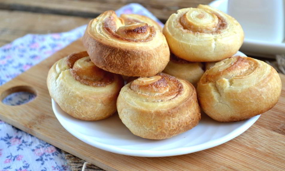 Рецепт булочки с корицей из слоеного теста