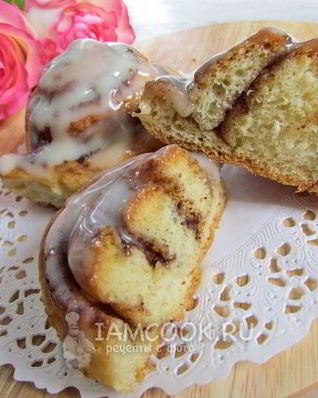 Булочки с корицей в нежной глазури