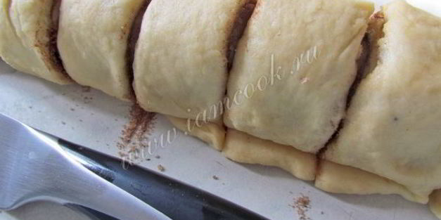 булочки с корицей в нежной глазури