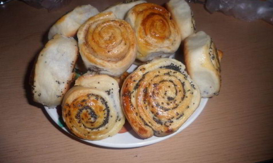 Рецепт булочки с маком и корицей