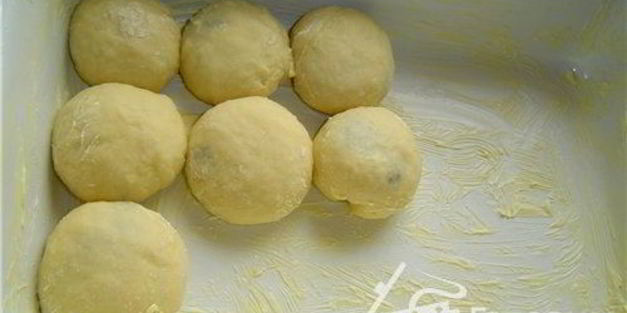 булочки с наполнителем, запеченные в сливках