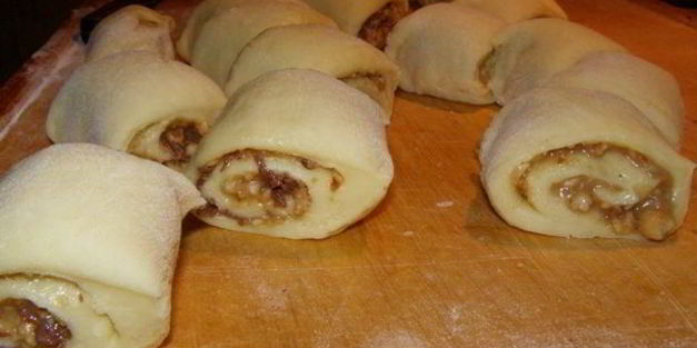 булочки с ореховой начинкой