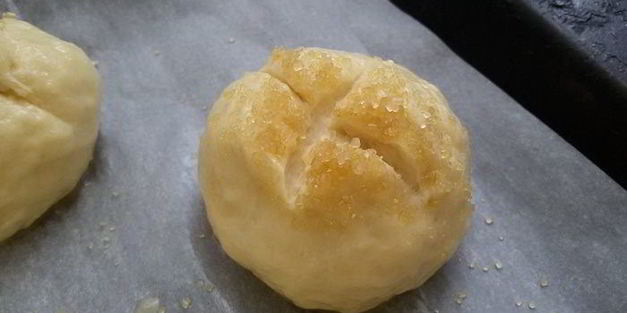 булочки с сахарной посыпкой