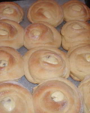 Булочки с творогом и изюмом