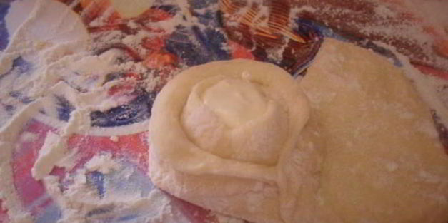 булочки с творогом и изюмом