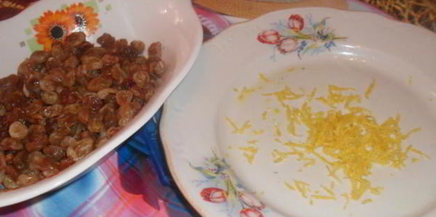 булочки с творогом и изюмом