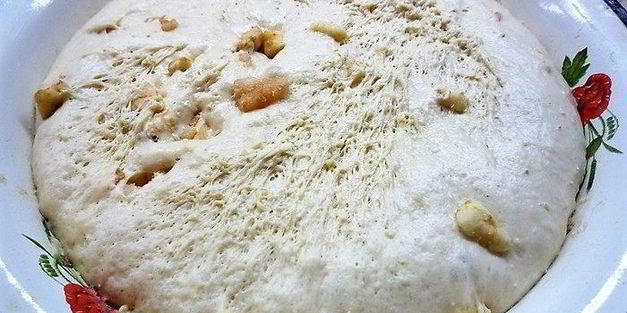 булочки с яблоками, грушей и пряностями