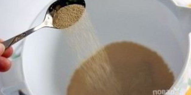 дрожжевые булочки-рулетики с творогом