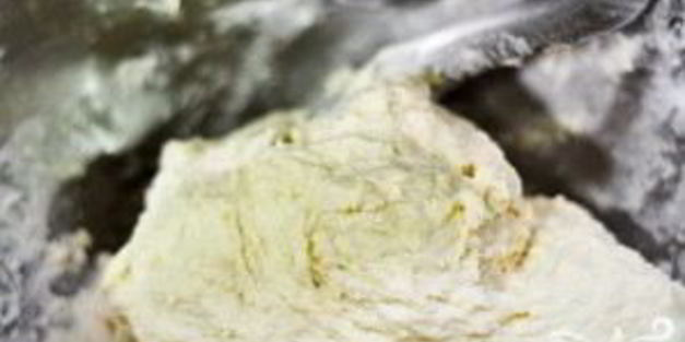 дрожжевые булочки с кунжутом