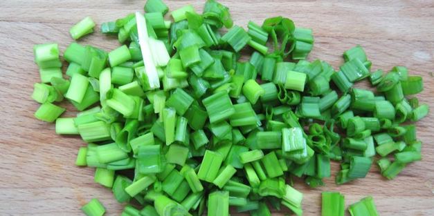 китайские паровые булочки с зеленым луком