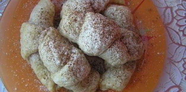 круассаны с земляникой, ежевикой и шоколадом