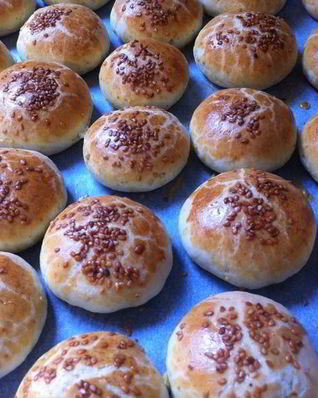 Маленькие булочки с начинкой