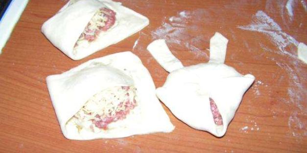 плюшки из слоеного теста