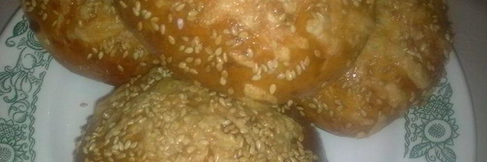 Сырные булочки с кунжутом